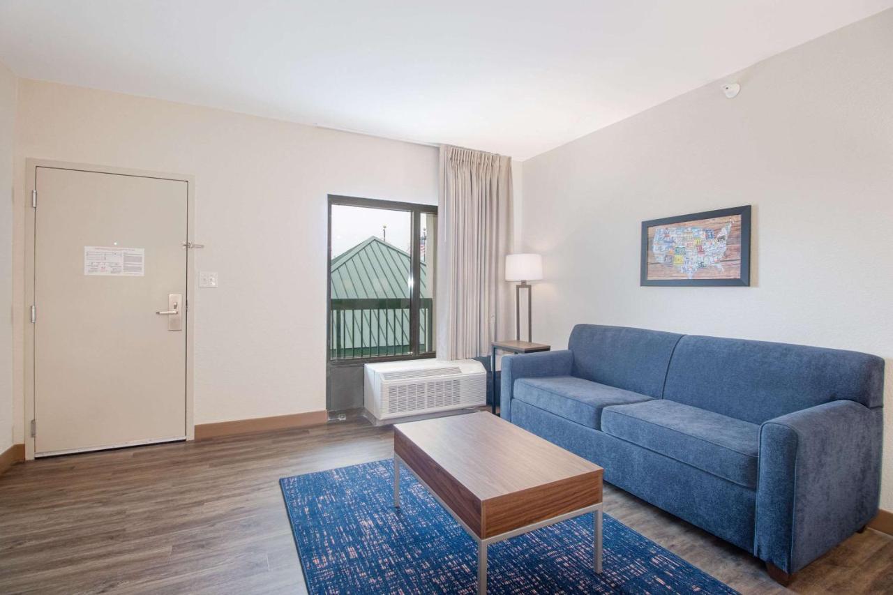 Econo Lodge Inn & Suites Foley-North Gulf Shores エクステリア 写真