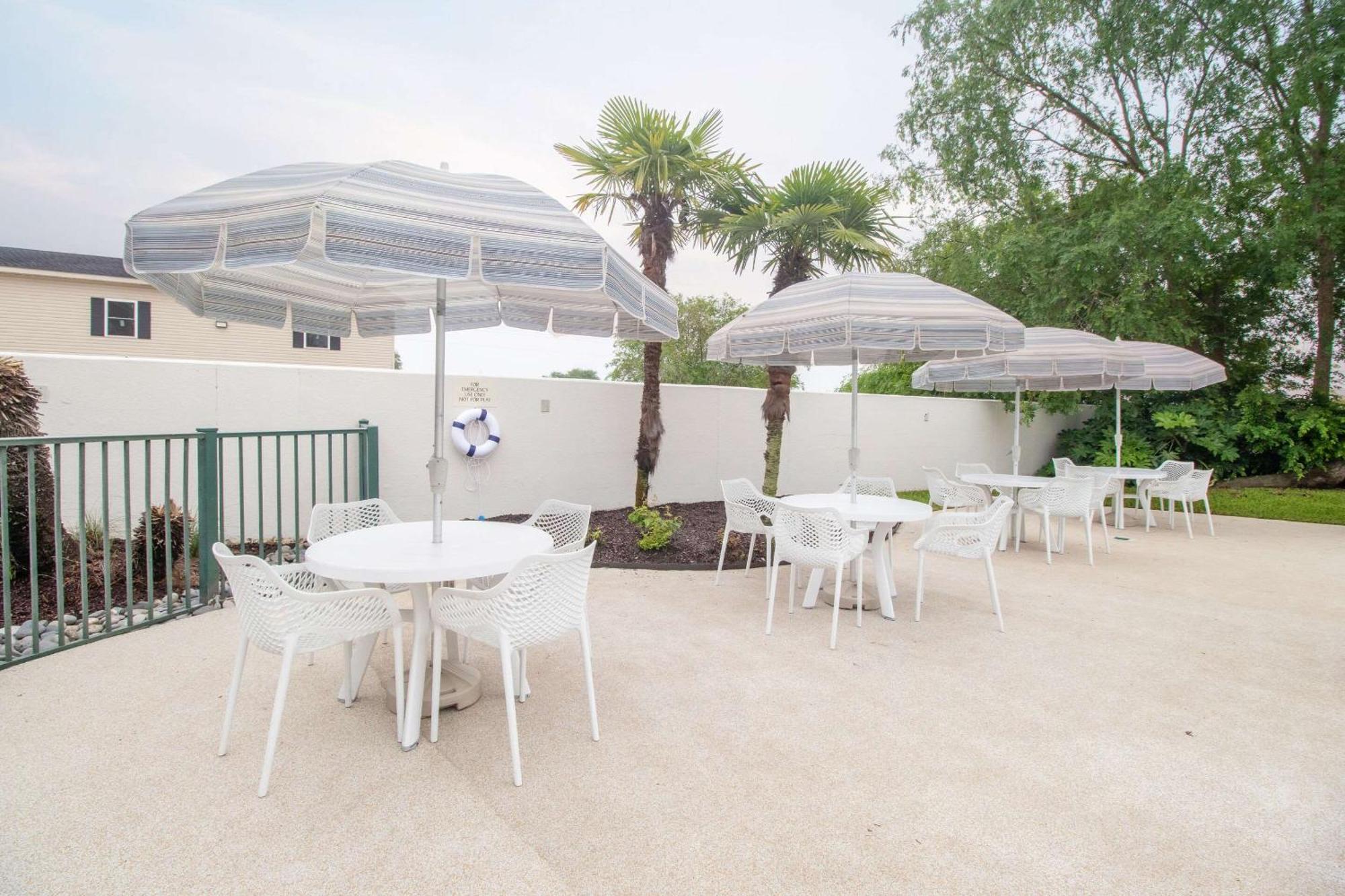 Econo Lodge Inn & Suites Foley-North Gulf Shores エクステリア 写真